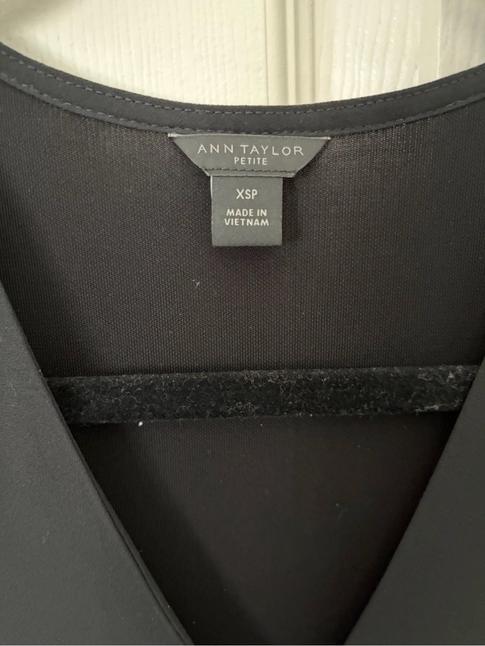 Ann Taylor Black V-Neck Long Sleeve Blouse - Picture 2 of 3